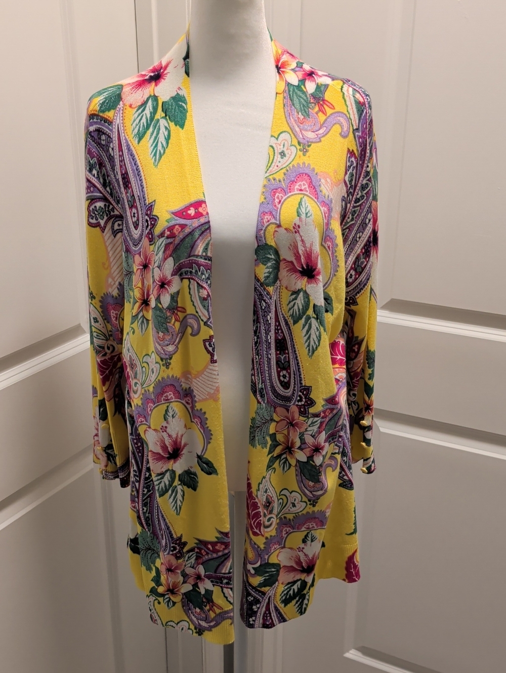 NWT Size XL Yellow Floral Open-Front Women's Paisley Cardigan Sweater